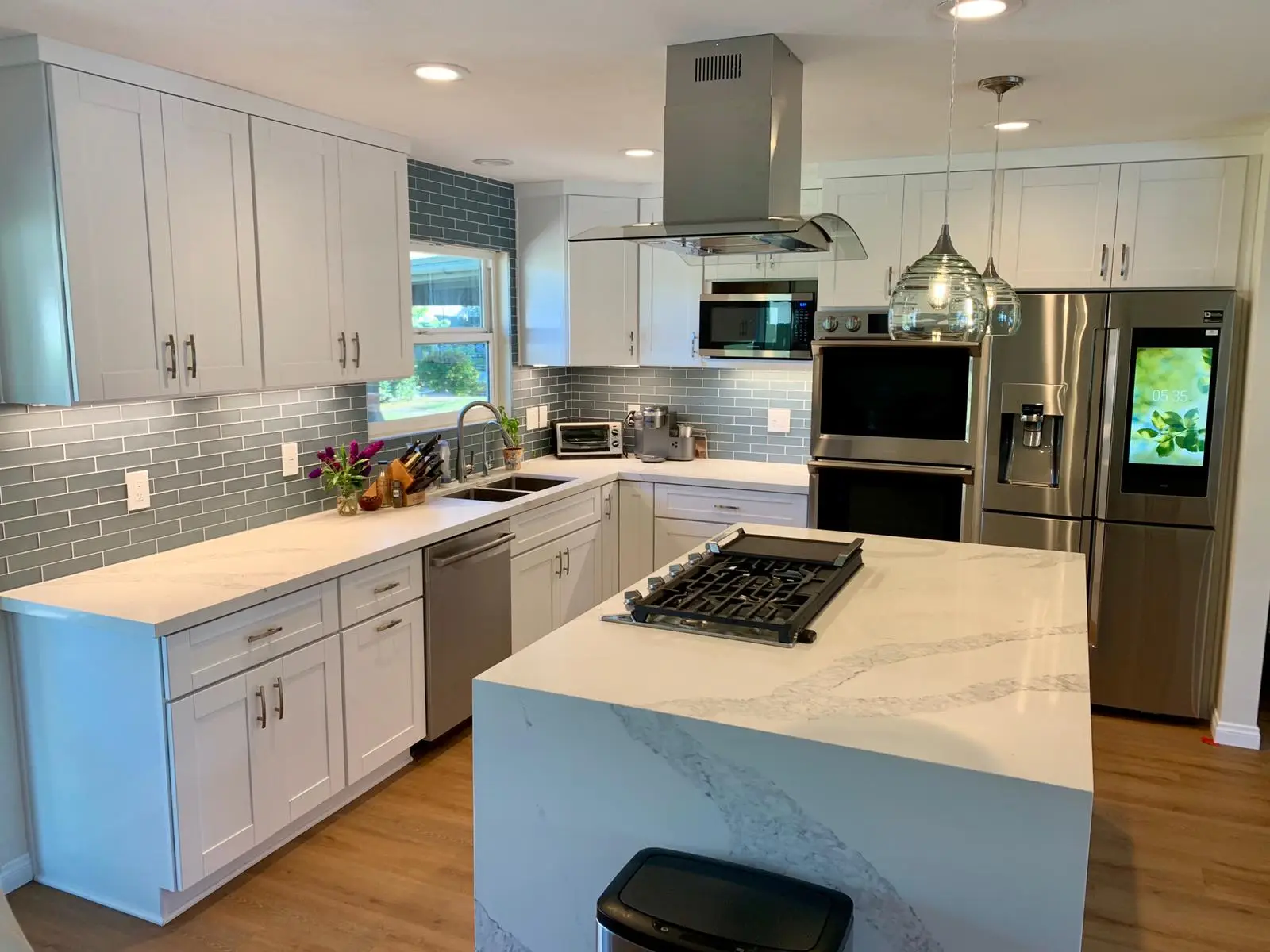 Transitional Kitchen Remodel in Puyallup, WA by Pacific Coast Renovations project photo